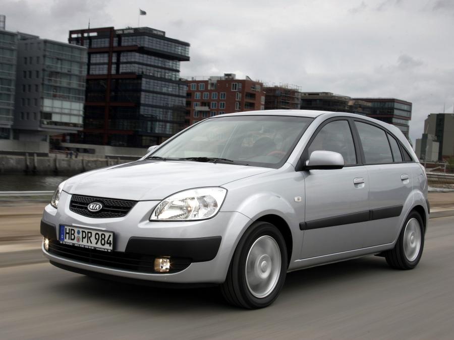  Kia Rio Hatchback 2005 года  (фото 30 из 39)